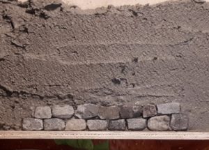 pietre annegate nel cemento